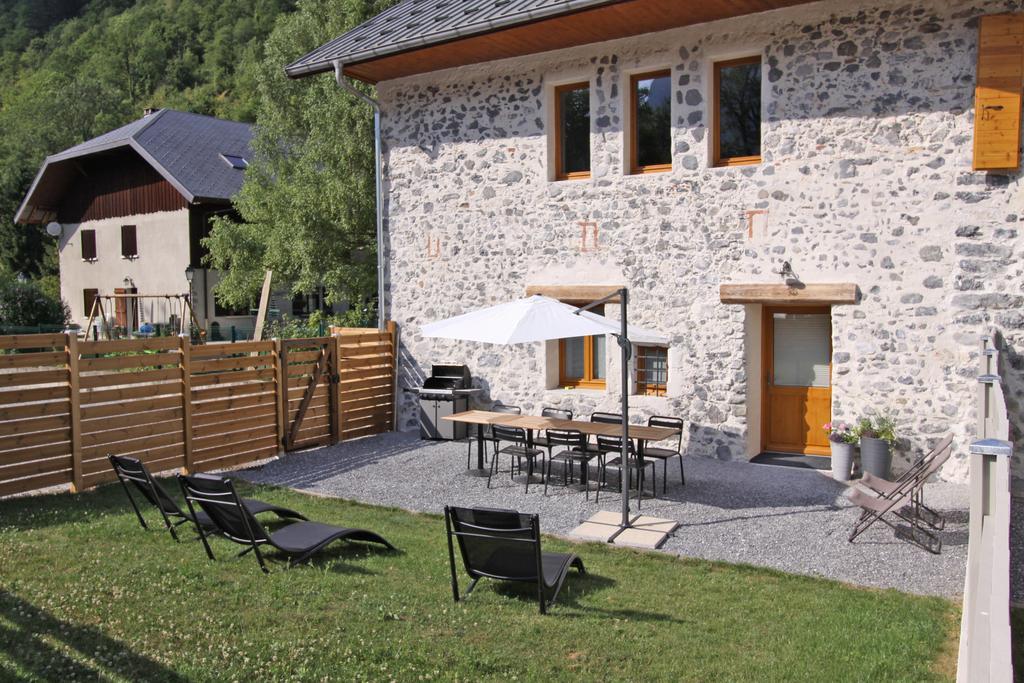 Entre Lac Et Montagnes Faverges Exterior photo